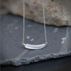 NWT 925 Sterling Silver Sideways Feather Necklace! NEW!